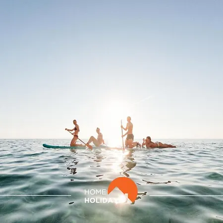 #109 Zelio House By Holidays Semesterbostad *