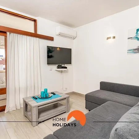 #109 Zelio House By Holidays *
